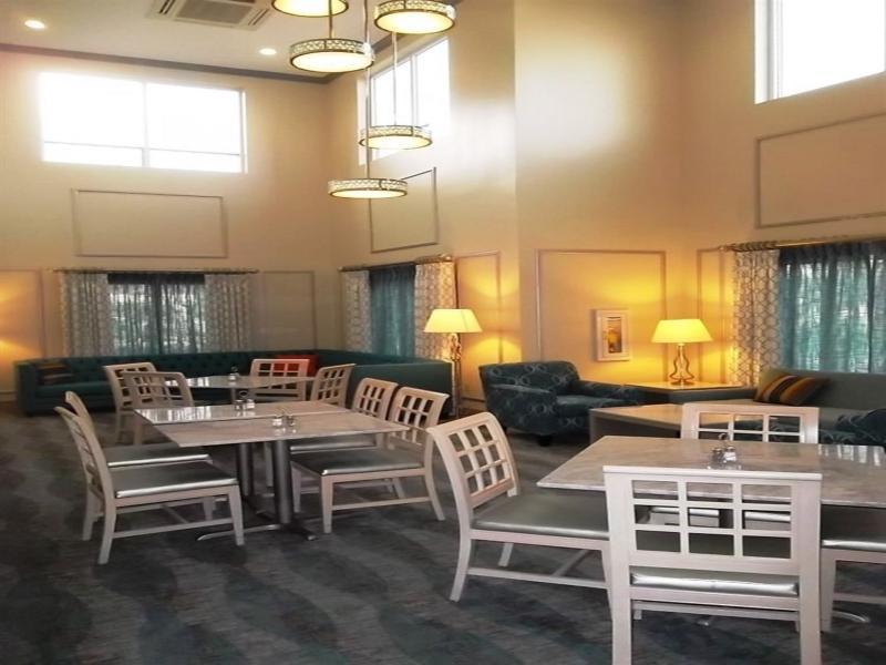 Holiday Inn Express & Suites Brookhaven By Ihg Exterior foto